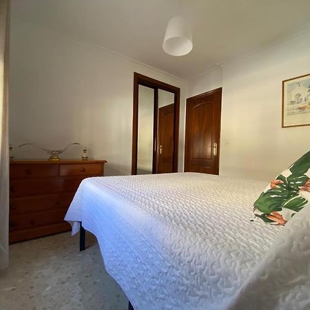 Apartamento Familiar En Barrio Reina Victoria Huelva Luaran gambar