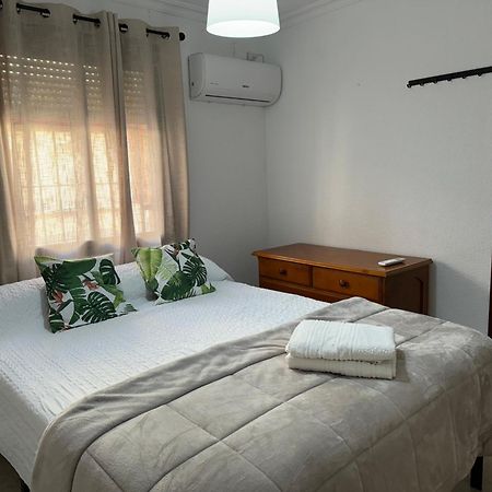 Apartamento Familiar En Barrio Reina Victoria Huelva Luaran gambar