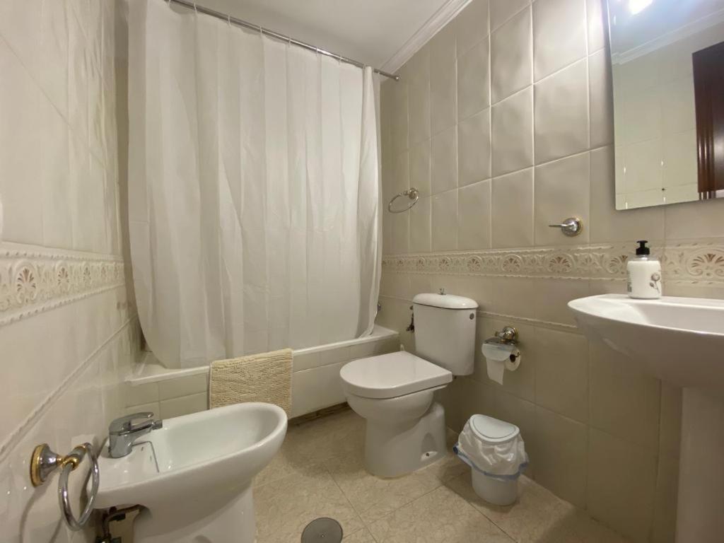 Apartamento Familiar En Barrio Reina Victoria Huelva Luaran gambar