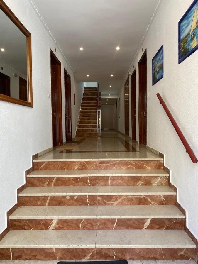 Apartamento Familiar En Barrio Reina Victoria Huelva Luaran gambar