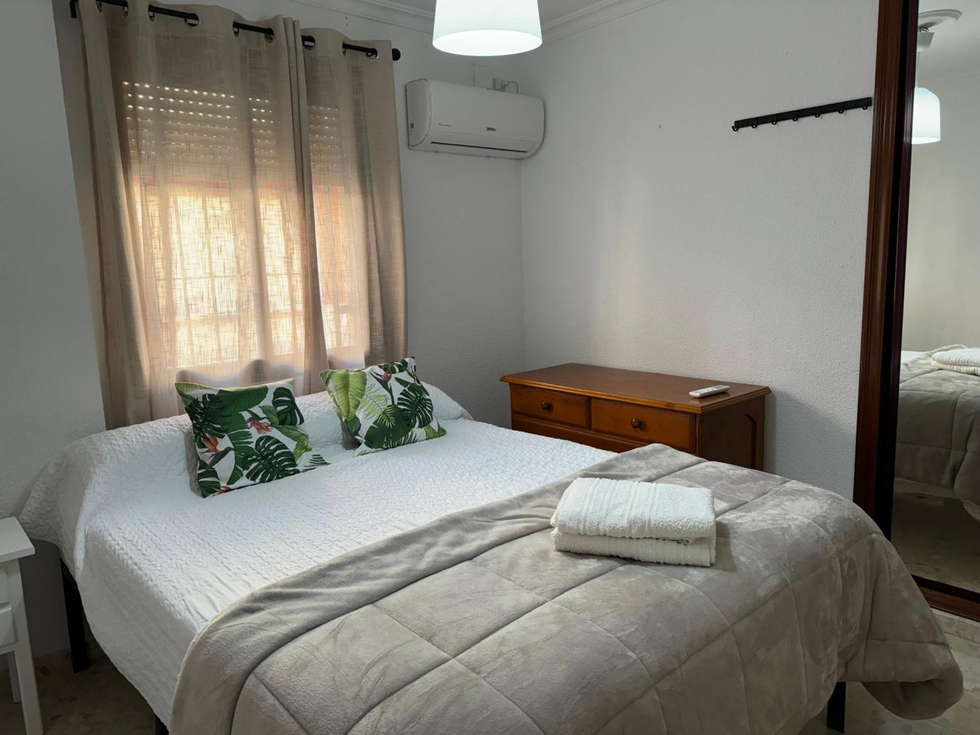 Apartamento Familiar En Barrio Reina Victoria Huelva Luaran gambar